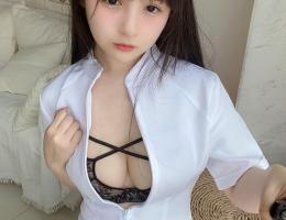 网红少女 桜井宁宁 - 小护士性感黑丝诱人写真图片